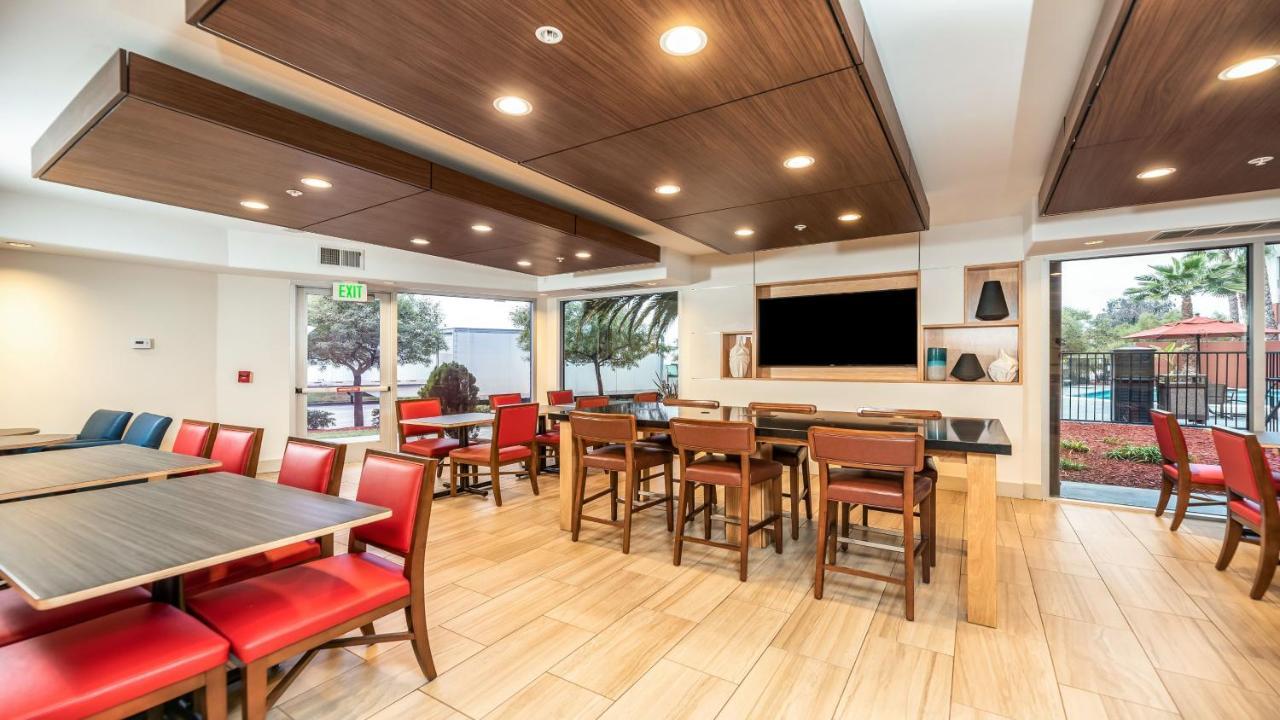 Holiday Inn Express Fremont - Milpitas Central By Ihg Екстериор снимка