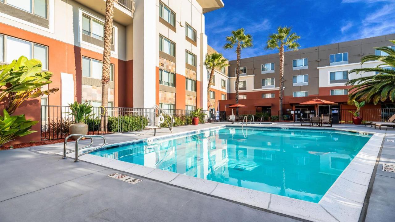 Holiday Inn Express Fremont - Milpitas Central By Ihg Екстериор снимка