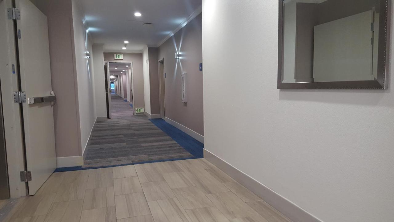 Holiday Inn Express Fremont - Milpitas Central By Ihg Екстериор снимка