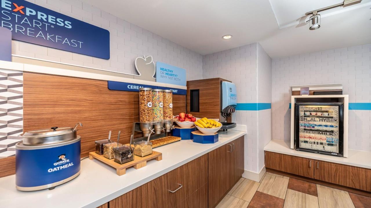 Holiday Inn Express Fremont - Milpitas Central By Ihg Екстериор снимка
