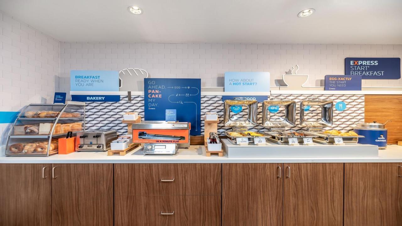 Holiday Inn Express Fremont - Milpitas Central By Ihg Екстериор снимка