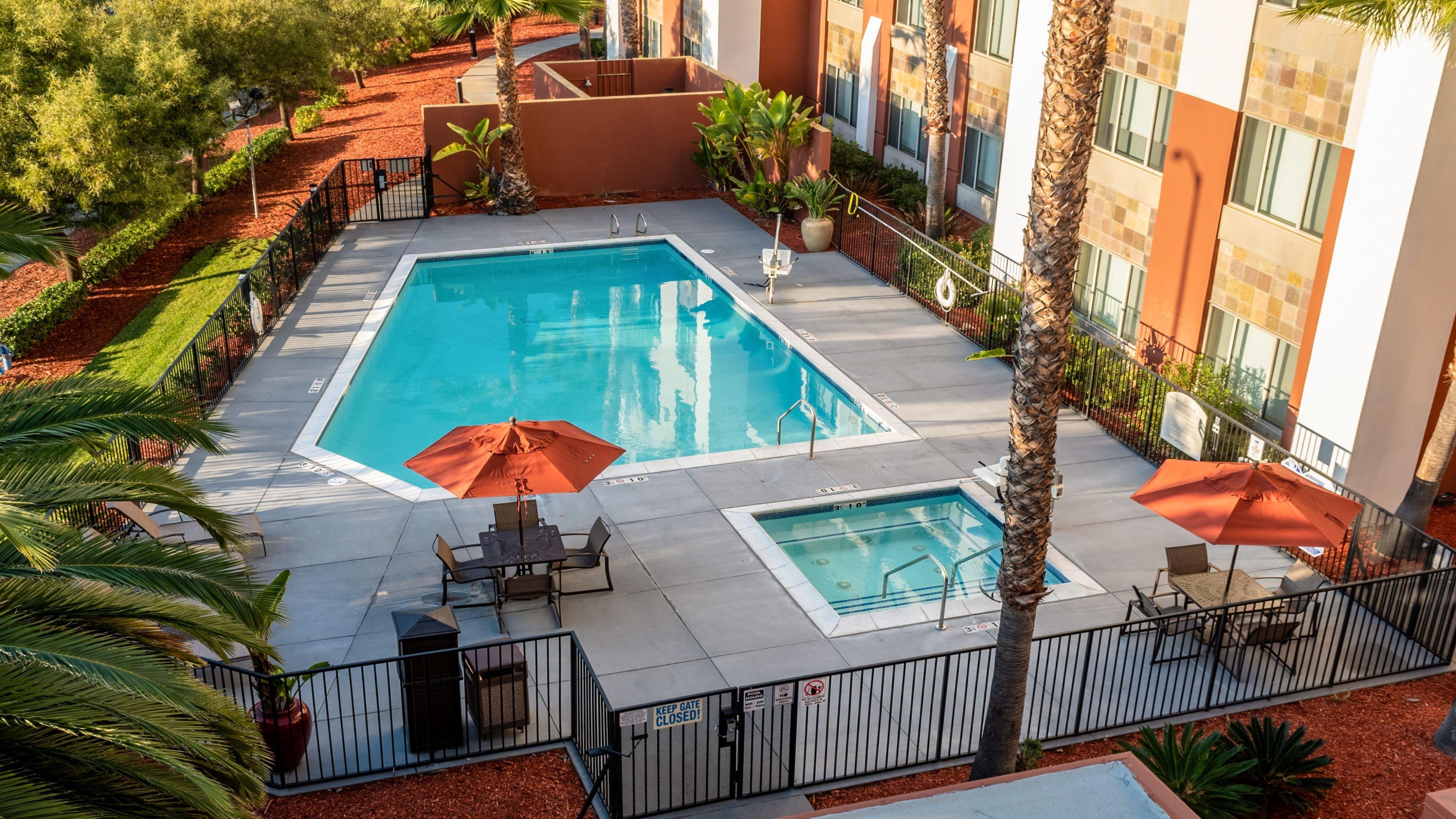 Holiday Inn Express Fremont - Milpitas Central By Ihg Екстериор снимка